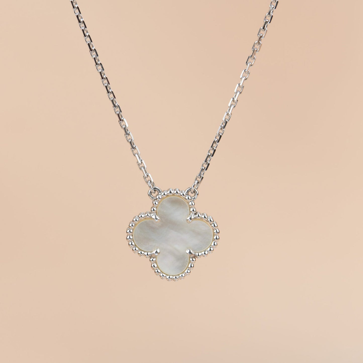 ¡®Moco¡¯CLOVER 15MM WHITE MOTHER-OF-PEARL SILVER