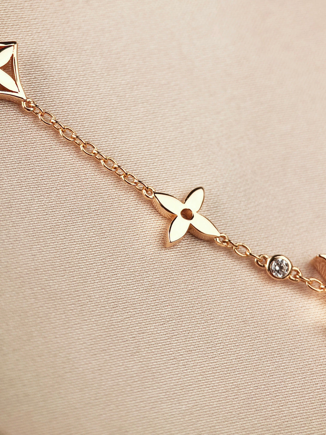 ¡®Moco¡¯STAR AND SUN 7 MOTIFS GOLD BRACELET