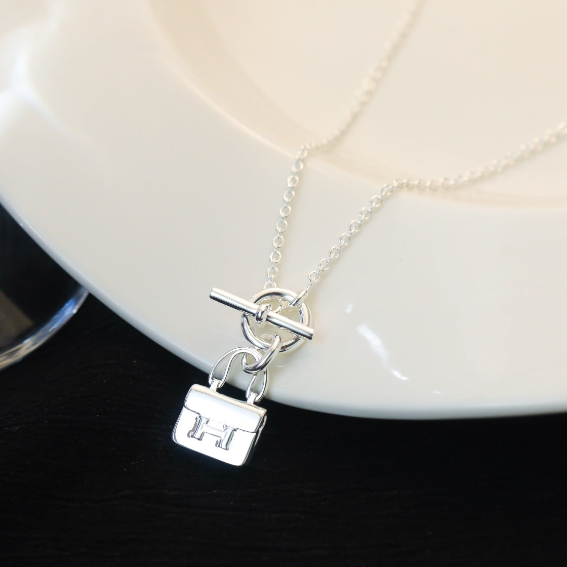 ¡®Moco¡¯POP H PEDANT SILVER NECKLACE