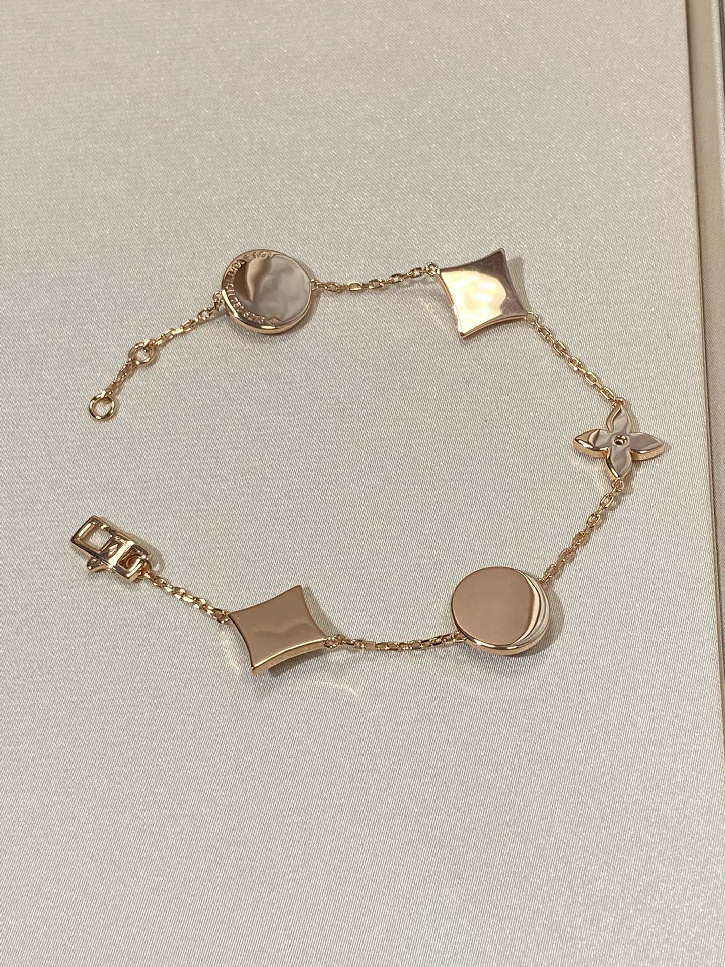 ¡®Moco¡¯STAR AND SUN 5 MOTIF MOP PINK GOLD BRACELET