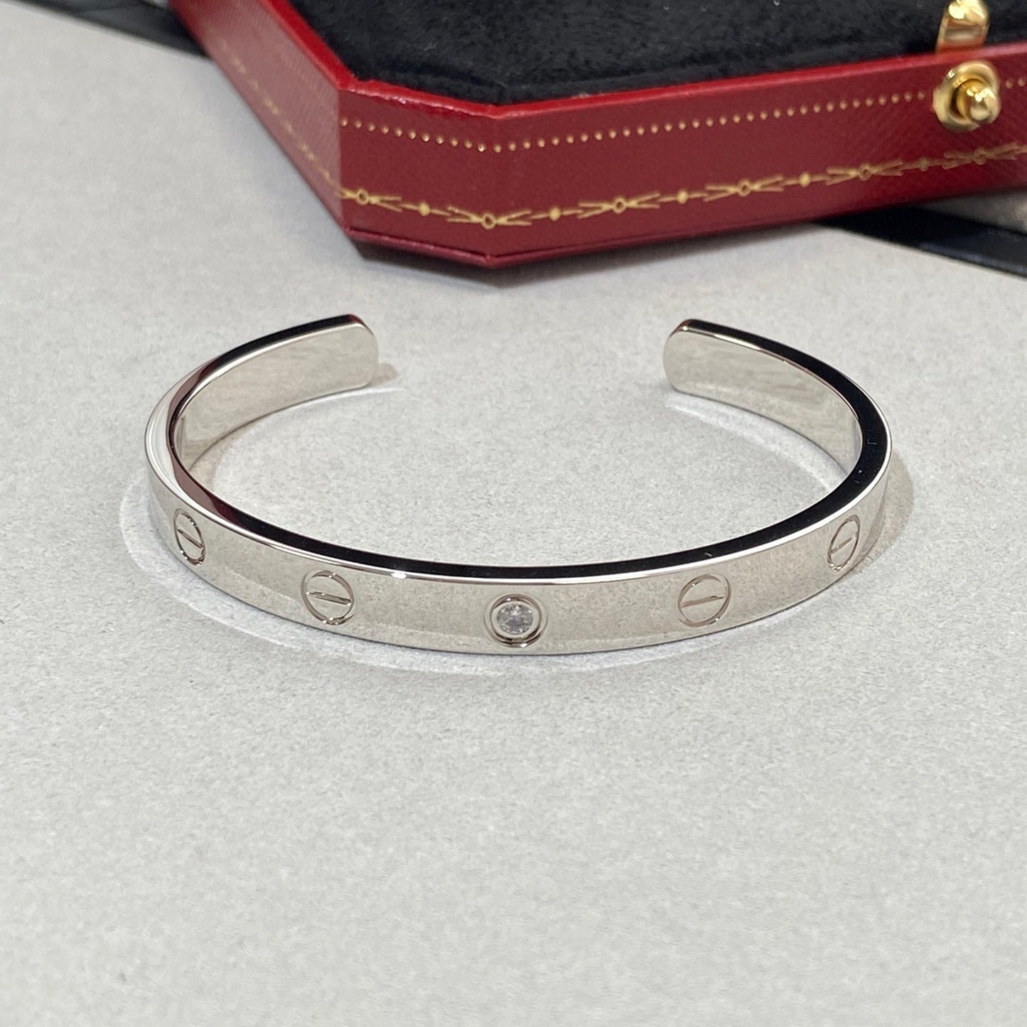 ¡®Moco¡¯LOVE BRACELET 6.1MM 1 DIAMOND OPEN CUFF