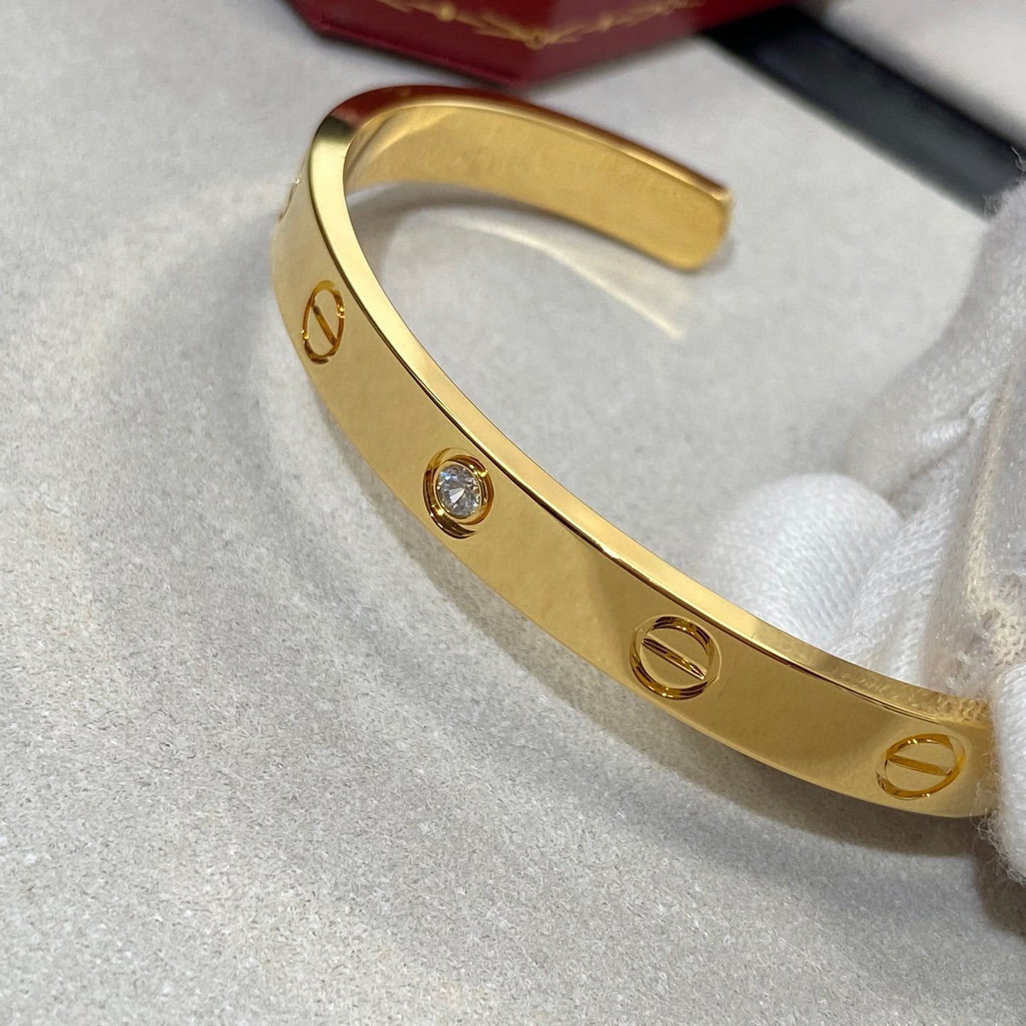 ¡®Moco¡¯LOVE BRACELET 6.1MM 1 DIAMOND OPEN CUFF