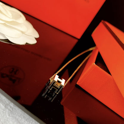 ¡®Moco¡¯H WHITE SQUARE GOLD NECKLACE