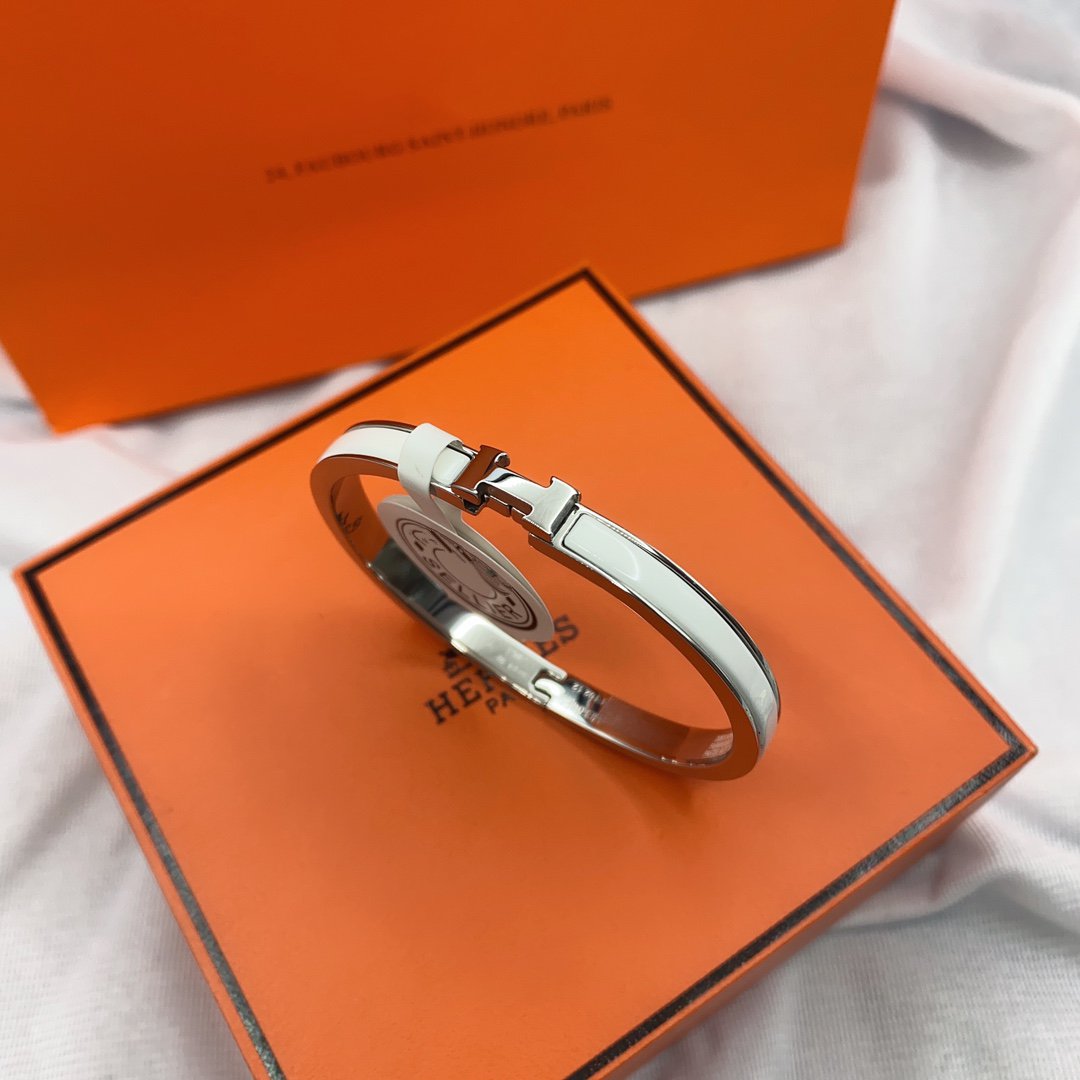 ¡®Moco¡¯CLASSIC HM CLIC WHITE 8MM ENAMEL BRACELET