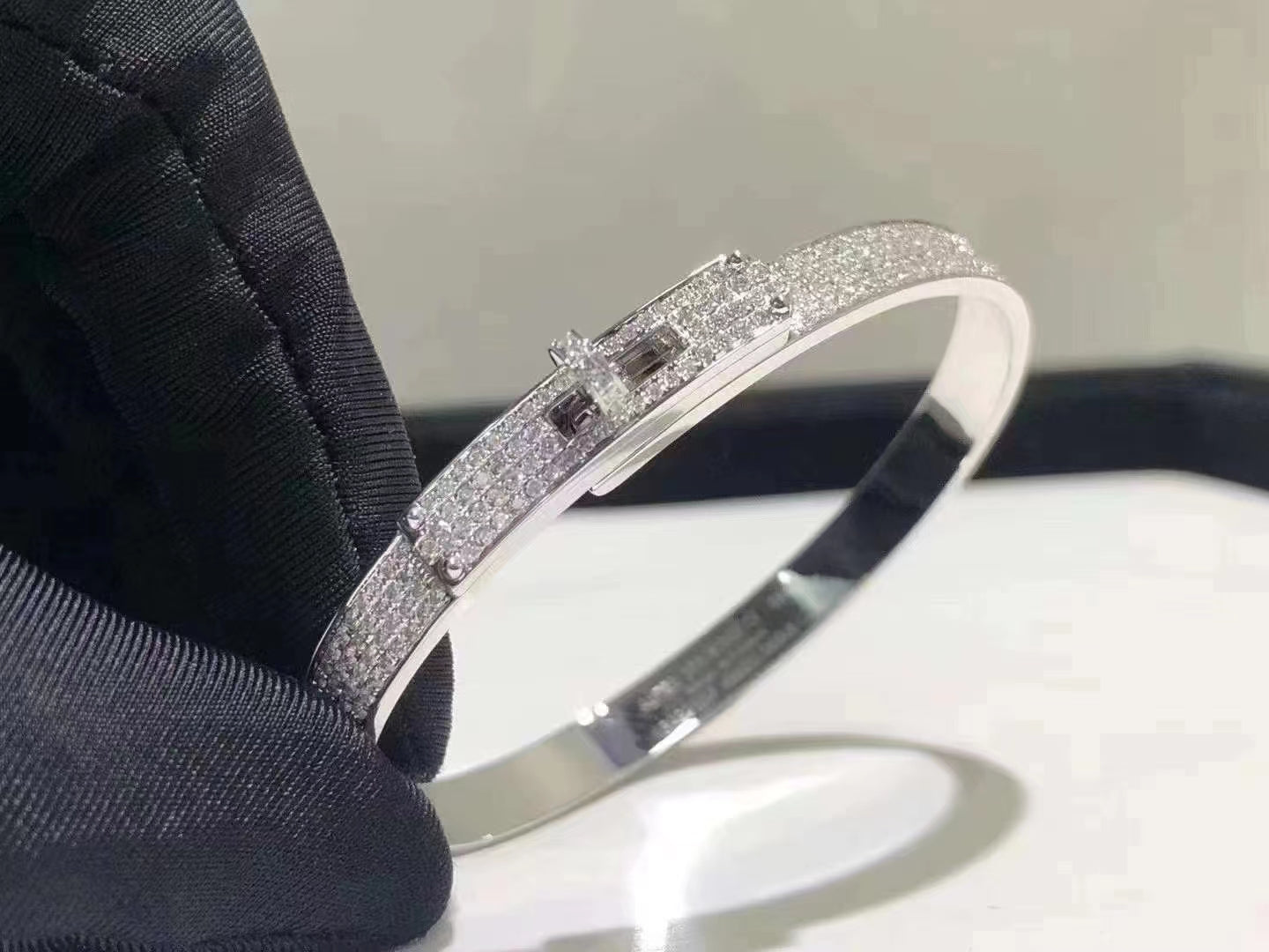 ¡®Moco¡¯HM KELLY BRACELET IN SILVER AND FULL PAVE DIAMOND